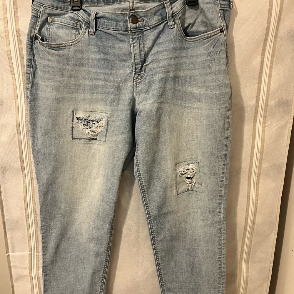 Old Navy Light Blue Distressed Skinny Jeans